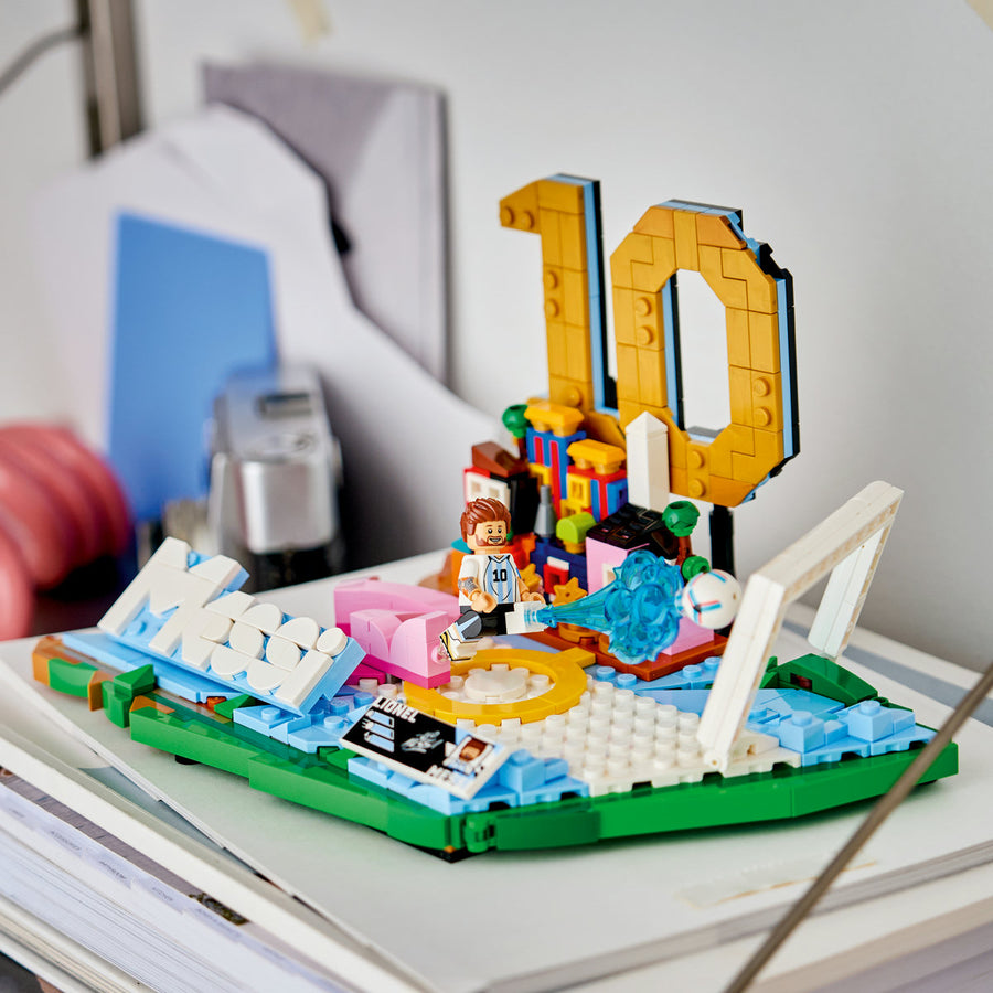 LEGO Editions 43011 — Lionel Messi – Momente importante din fotbal – imagine 6