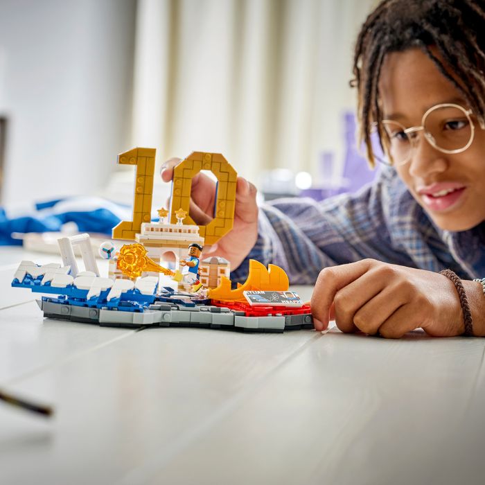 LEGO Editions 43013 — Kylian Mbappé – Momente importante din fotbal – imagine 8
