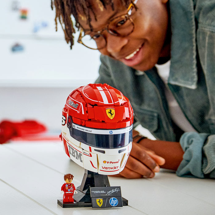 LEGO Editions 43014 — Casca lui Charles Leclerc Scuderia Ferrari HP – imagine 6