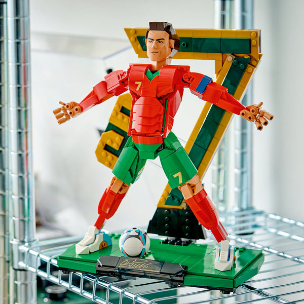 LEGO Editions 43016 — Cristiano Ronaldo – Legendă a fotbalului – imagine 6