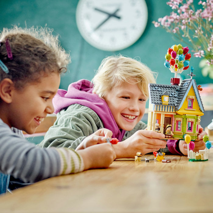 LEGO Disney 43217 — Casa din filmul Up – imagine 8