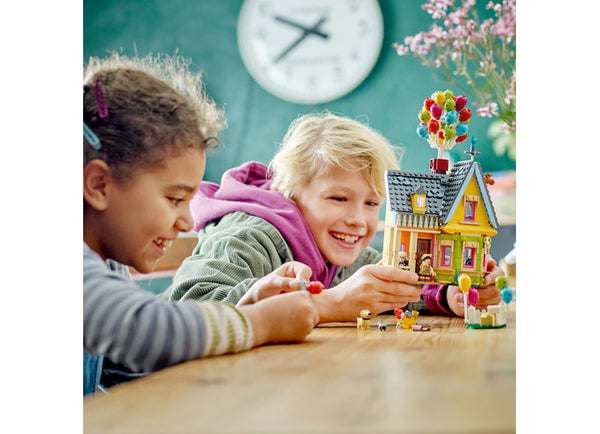 LEGO Disney 43217 — Casa din filmul Up – imagine 6