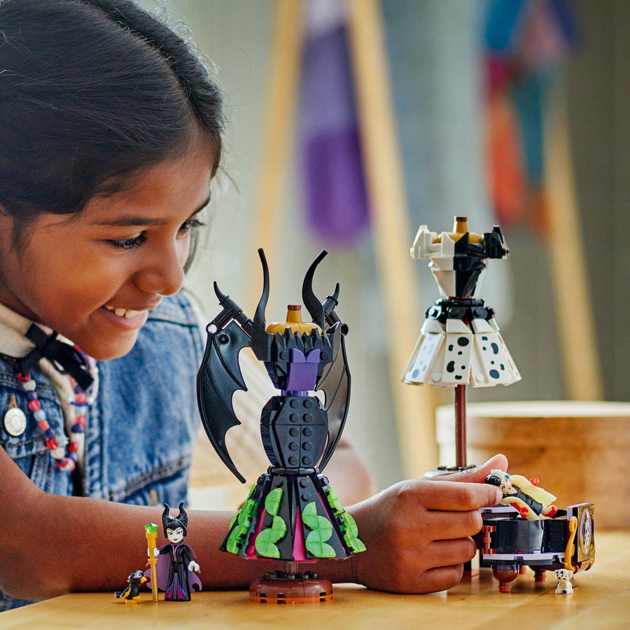 LEGO Disney 43262 — Rochiile lui Maleficent și Cruella De Vil – imagine 7