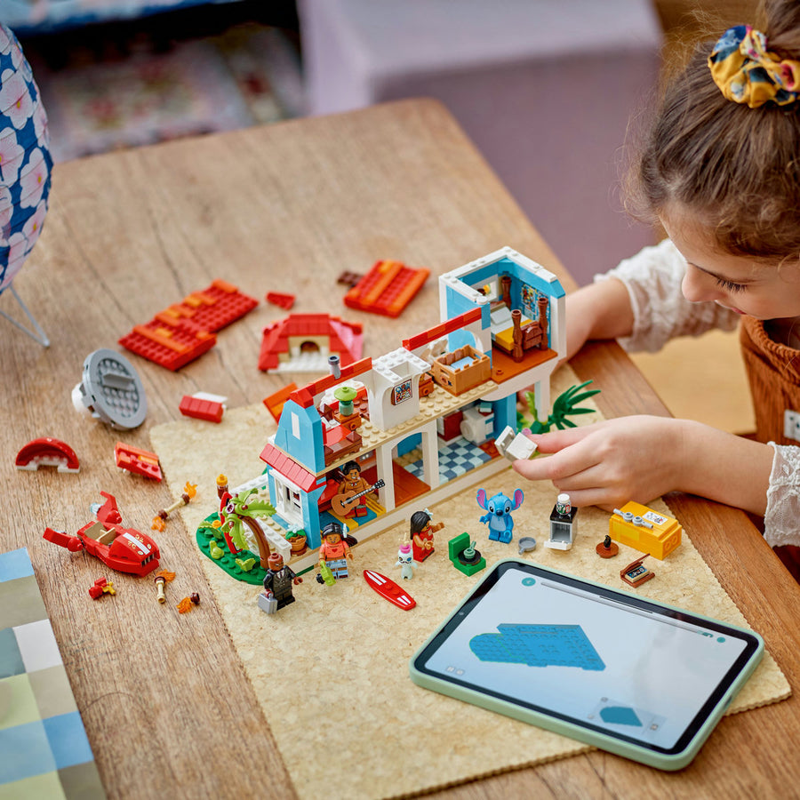LEGO Disney 43268 — Casa de pe plaja a lui Lilo și Stitch – imagine 6