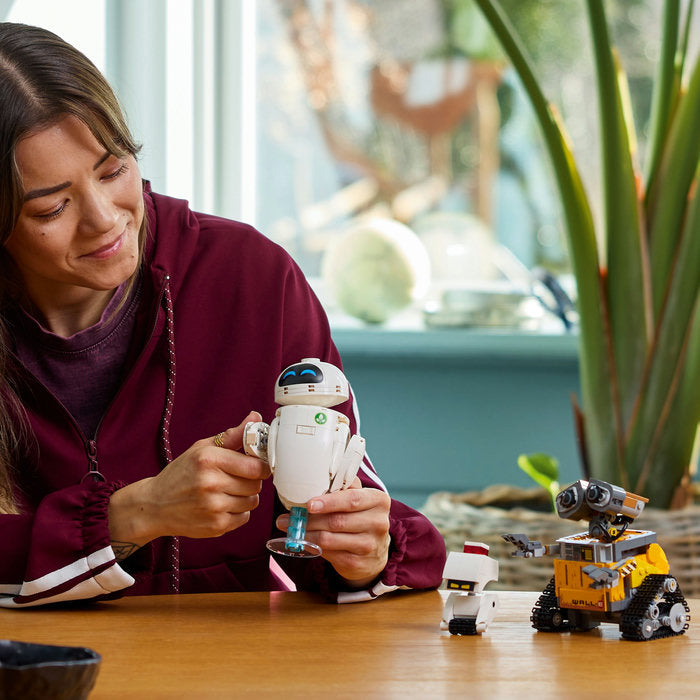 LEGO Disney 43279 — WALL-E și EVE – imagine 8