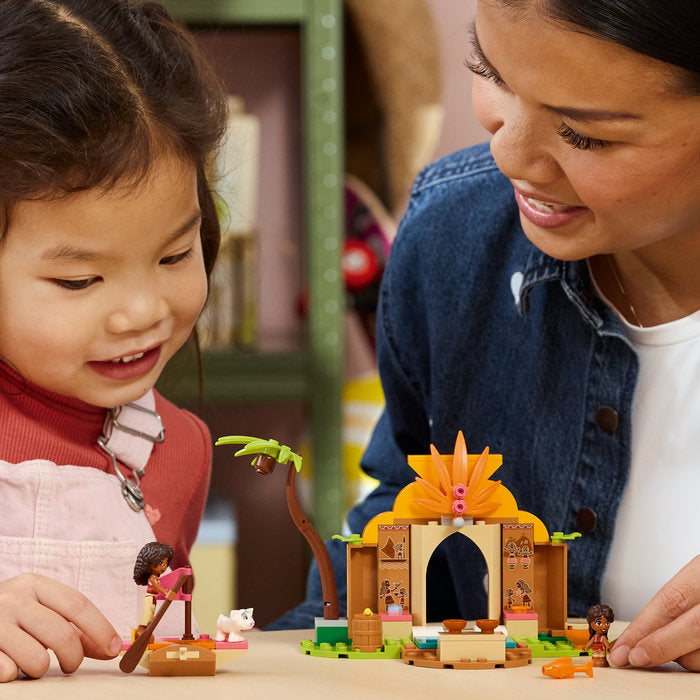 LEGO Disney 43282 — Casă tradițională și bărcuță – imagine 5