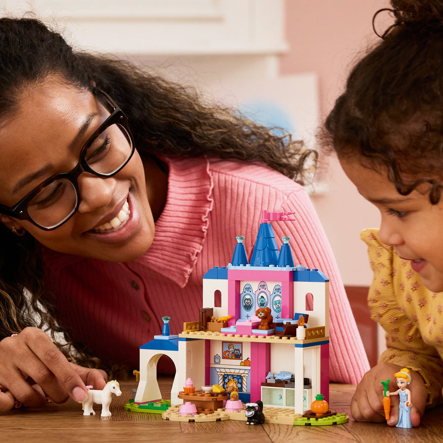 LEGO Disney 43283 — Castelul cu animăluțe al Cenușăresei – imagine 4