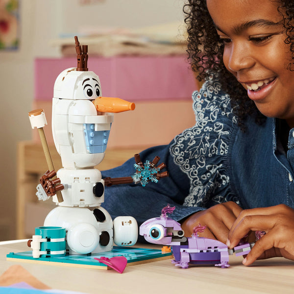 LEGO Disney 43287 — Distracție la picnic cu Olaf și Bruni – imagine 4