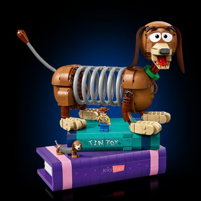 LEGO Disney 43301 — Opritoare de cărți Câinele Slinky din Povestea jucăriilor – imagine 9