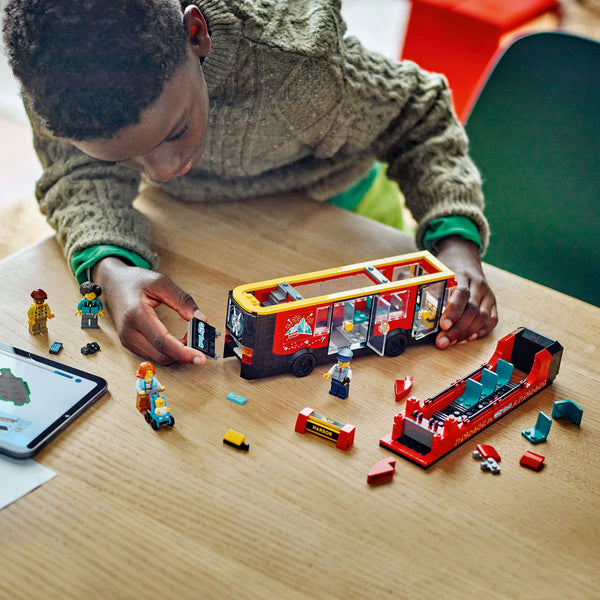 LEGO City 60407 — Autobuz turistic rosu cu etaj – imagine 4