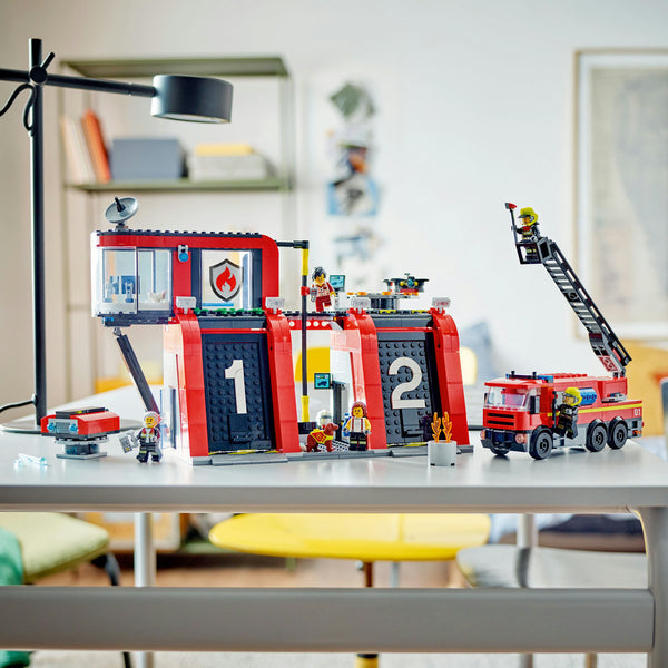 LEGO City 60414 — Statie și camion de pompieri – imagine 6