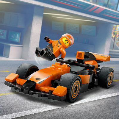 LEGO City 60442 — Pilot F1 cu masina de curse McLaren – imagine 9