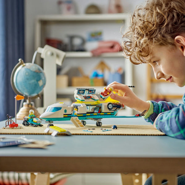 LEGO City 60465 — Avion-ambulanță pentru urgențe – imagine 7