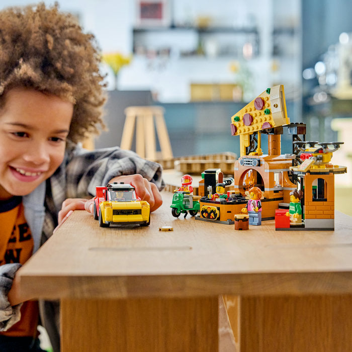 LEGO City 60496 — Experiența livrării de pizza cu vehicule – imagine 8