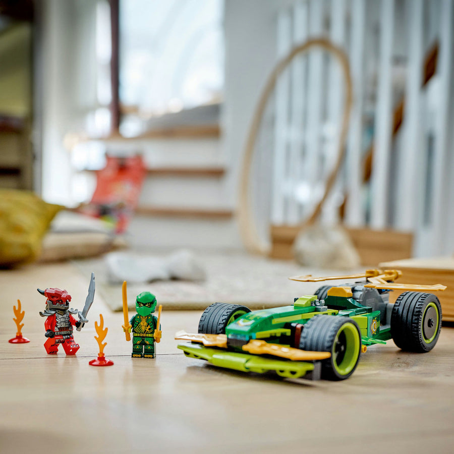 LEGO Ninjago 71828 — Masina de curse pull-back a lui Lloyd – imagine 6