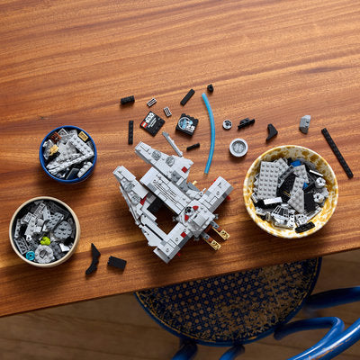 LEGO Star Wars 75375 — Millennium Falcon™ – imagine 9