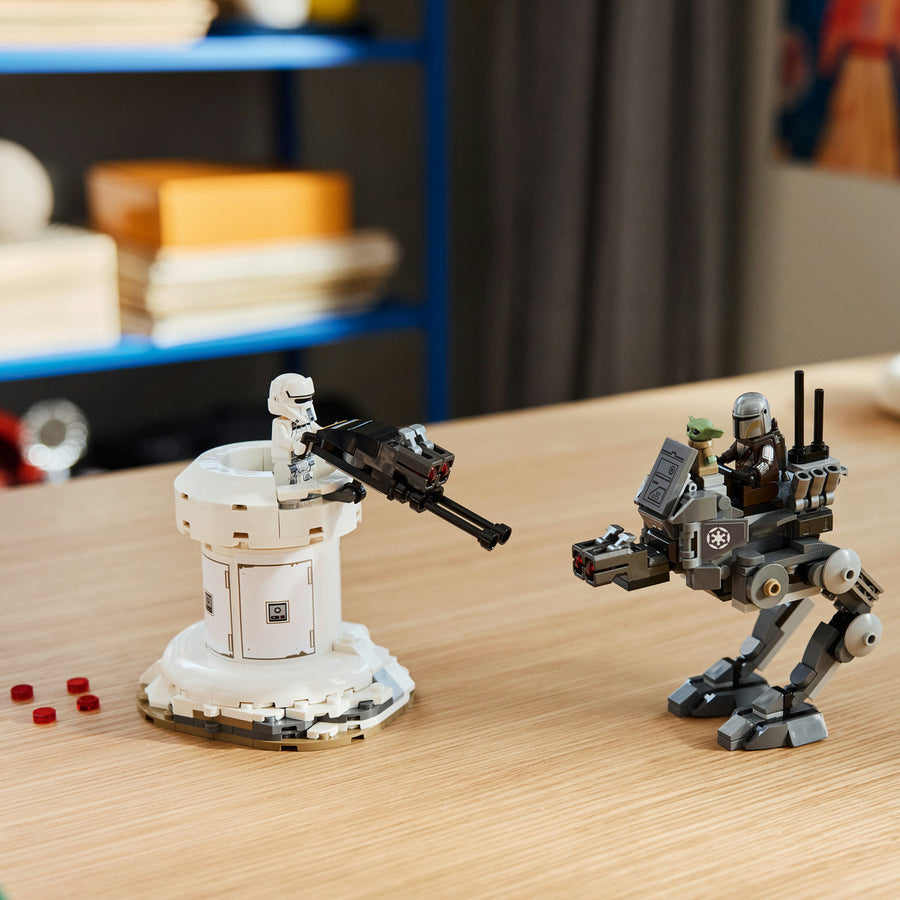 Set LEGO Star Wars 75444 în scenă de joacă