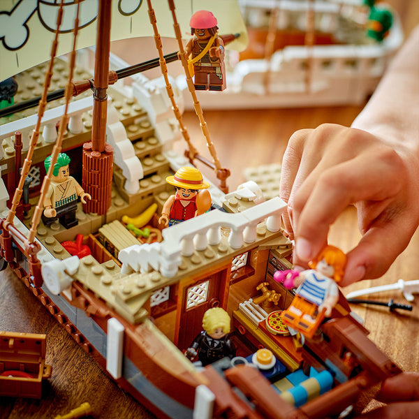 LEGO One Piece 75639 — Corabia de pirati Fâsneata Merry – imagine 7