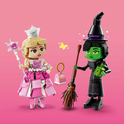 LEGO Wicked 75682 — Figurinele Elphaba și Glinda – imagine 7