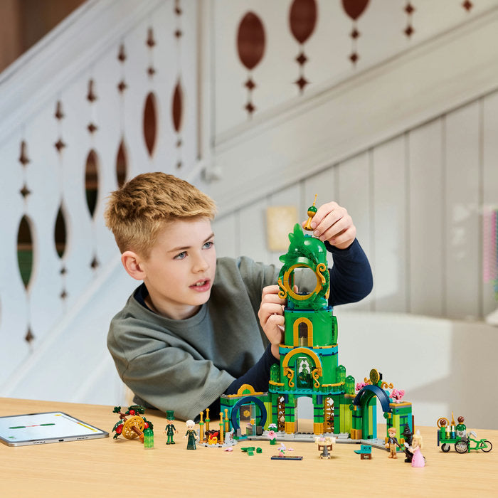 LEGO Wicked 75684 — Bun-venit în Orasul de Smarald – imagine 4