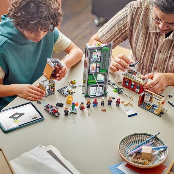 LEGO Marvel Super Heroes 76324 — Omul-Paianjen vs Oscorp – imagine 5
