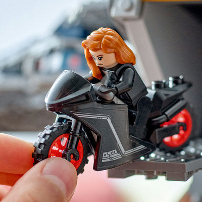 LEGO Marvel Super Heroes 76325 — Quinjet din Razbunatorii: Sub semnul lui Ultron – imagine 3