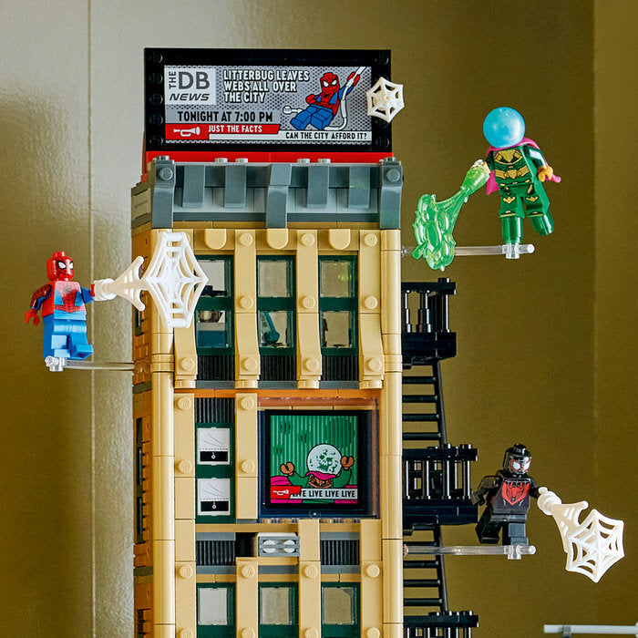 LEGO Marvel Super Heroes 76342 — Omul Păianjen vs Mysterio: Daily Bugle – imagine 2