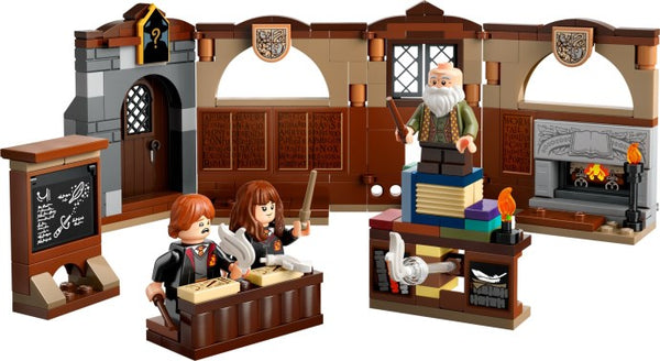 LEGO Harry Potter 76442 — Castelul Hogwarts™: Ora de farmece