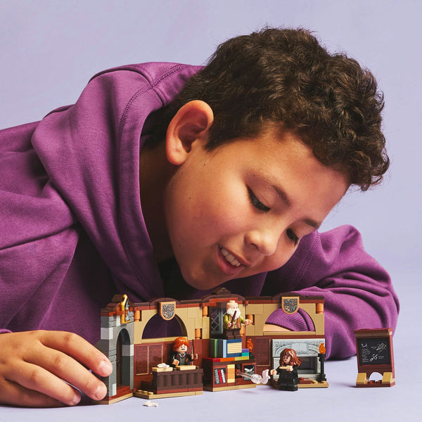 LEGO Harry Potter 76442 — Castelul Hogwarts™: Ora de farmece – imagine 5