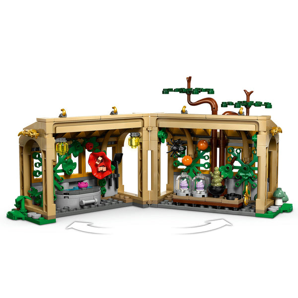 Interiorul serei din setul LEGO Hogwarts 76445, vedere de sus