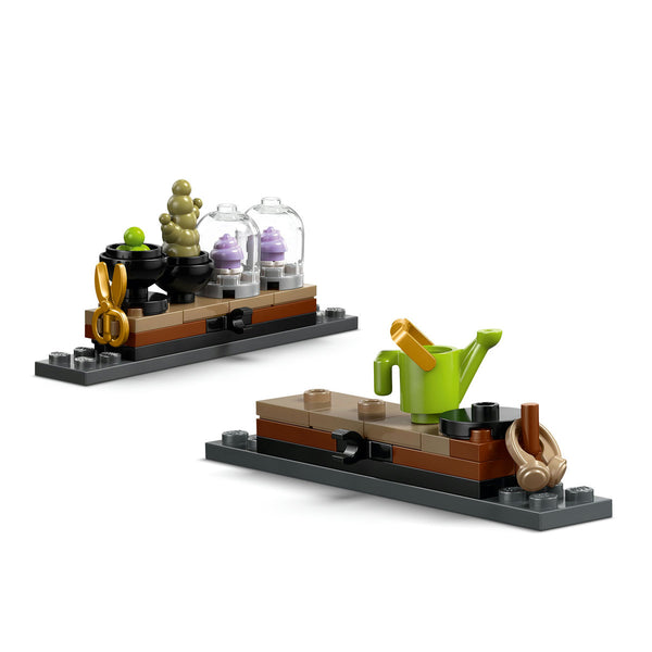 Setul LEGO Harry Potter 76445 îmbinat cu alte seturi Hogwarts