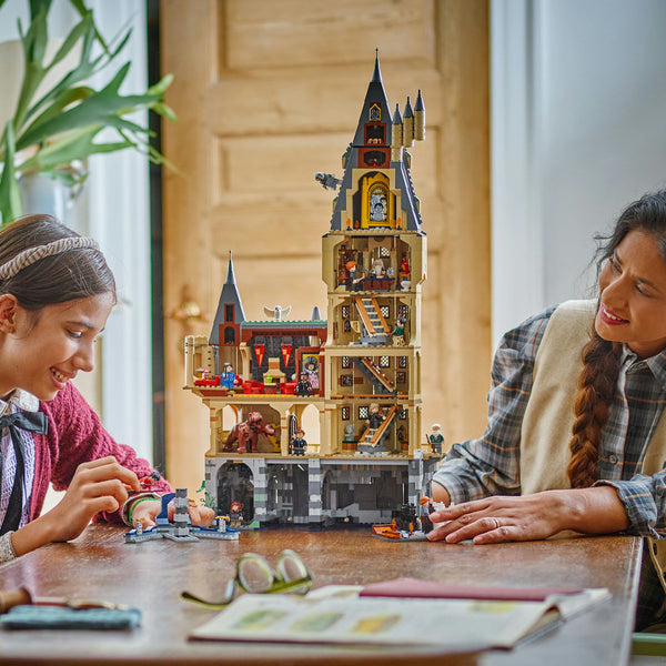 LEGO Harry Potter 76454 — Castelul Hogwarts: Turnul principal – imagine 7
