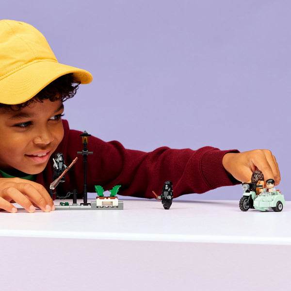 LEGO Harry Potter 76459 — Hagrid™ și Harry în fugă de pe Aleea Boschetelor – imagine 4