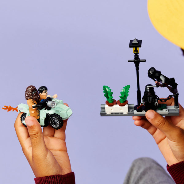 LEGO Harry Potter 76459 — Hagrid™ și Harry în fugă de pe Aleea Boschetelor – imagine 7