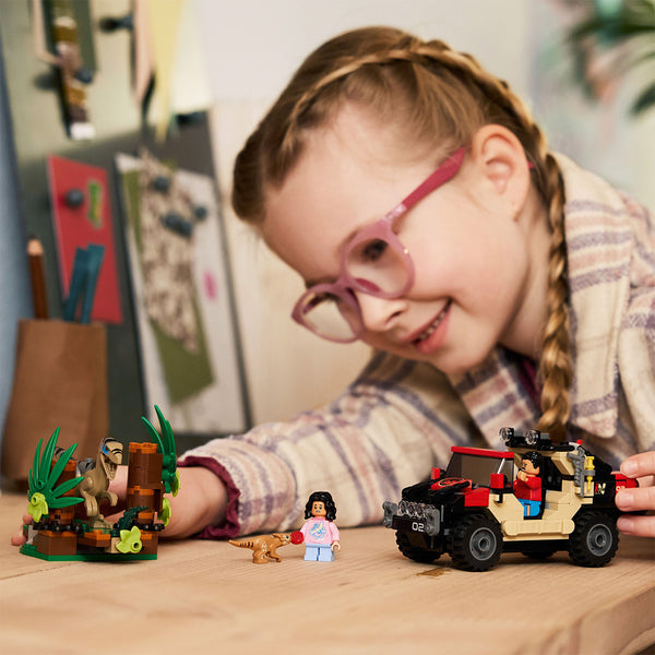 LEGO Jurassic World 76972 — Evadare off-road din calea unui Velociraptor – imagine 4