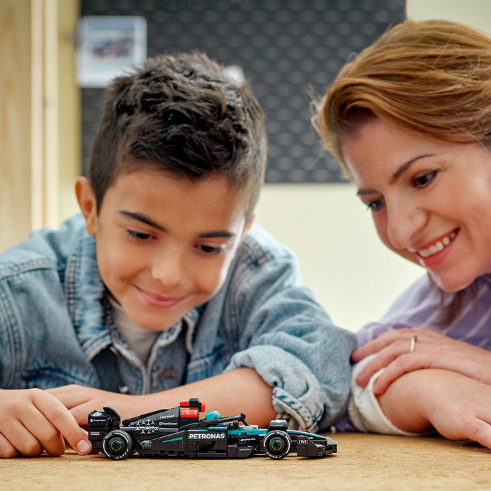 LEGO Speed Champions 77244 — Masina de curse Mercedes-AMG F1® W15 – imagine 8