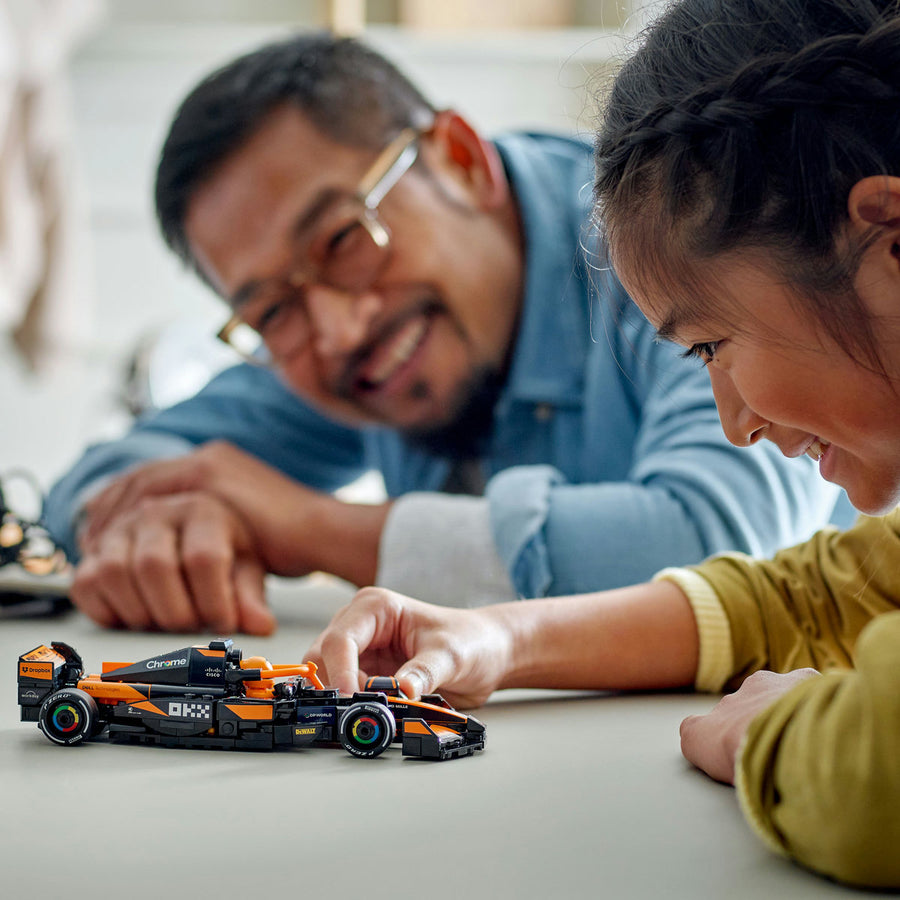 LEGO Speed Champions 77251 — Masina de curse McLaren F1® Team MCL38 – imagine 4