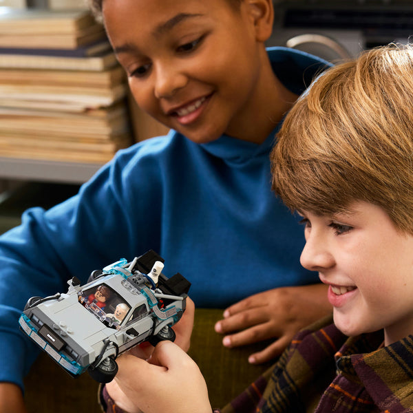 LEGO Speed Champions 77256 — Mașina timpului din Înapoi în viitor – imagine 4