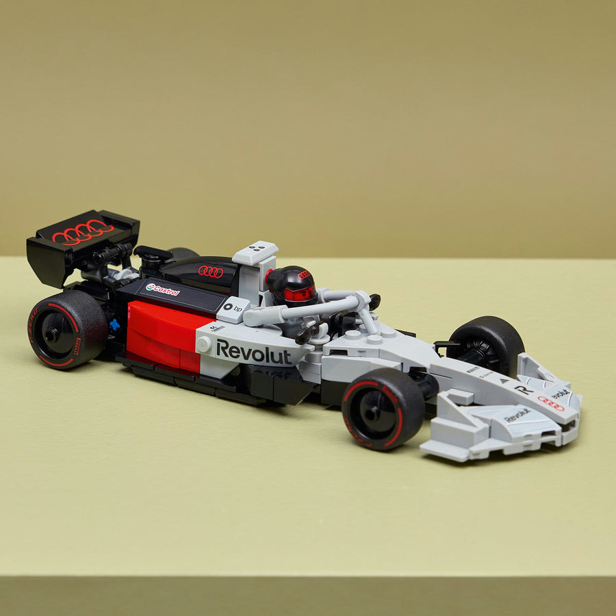 LEGO Speed Champions 77259 — Mașină de curse Audi Revolut F1 Team R26 – imagine 6